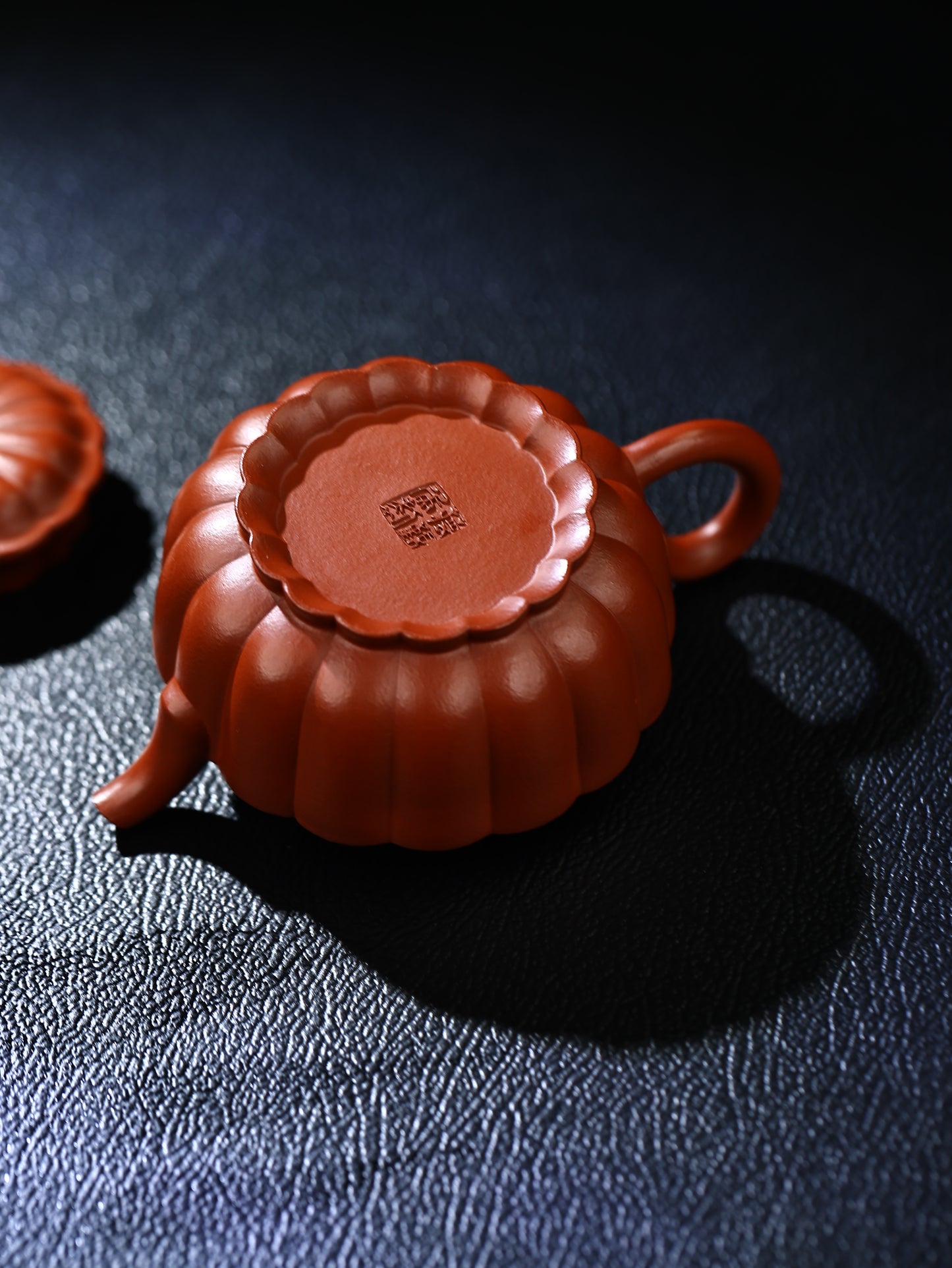 折肩菊瓣壺 朱泥制 130cc