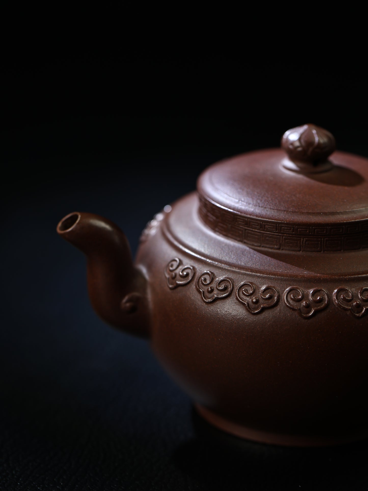 圈足式雲肩如意壺 老紫泥制 200cc