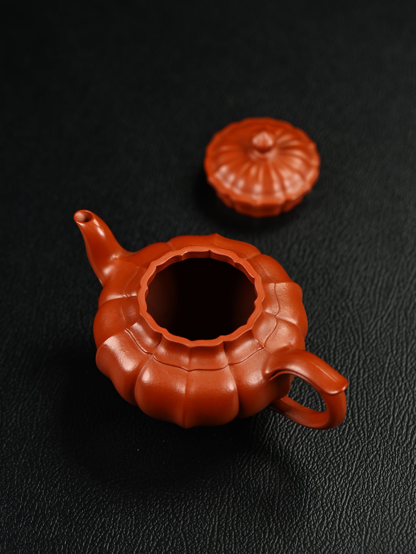 筋紋笑櫻壺 朱泥制 180cc